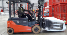 Electric counterbalance trucks installed by SATCoL