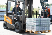 Doosan launches productivity-boosting 9-Series reach trucks