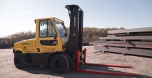Hyster wins award for high-capacity electric forklift