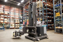 Mitsubishi Logisnext recognises dealers