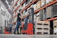 Linde unveils new pallet stackers