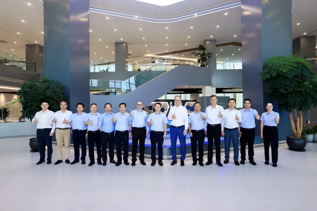 TÜV Rheinland Delegation Visits Hangcha for Strategic Talks