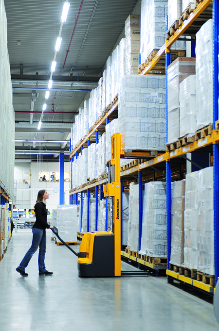 Jungheinrich introduces the new electric pedestrian stacker