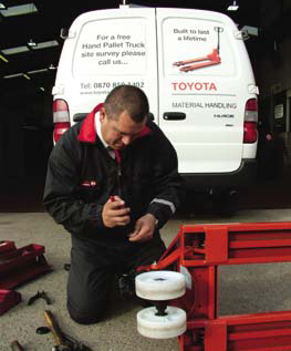 Toyota Material Handling increases the number of dedicated mobile hand pallet truck specialists