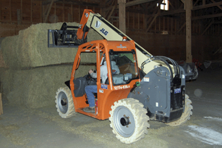 JLG telehandler gets to work down on the farm