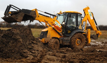 Fred Mence Construction adds 10 JCB 3CX Sitemasters to growing fleet