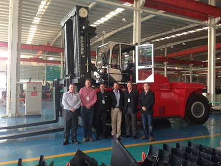 Fork Force Come to Visit Maximal