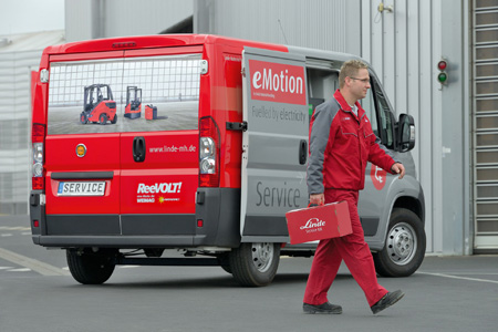 Linde Material Handling presents all-electric service vehicle for use in large urban centres –featur