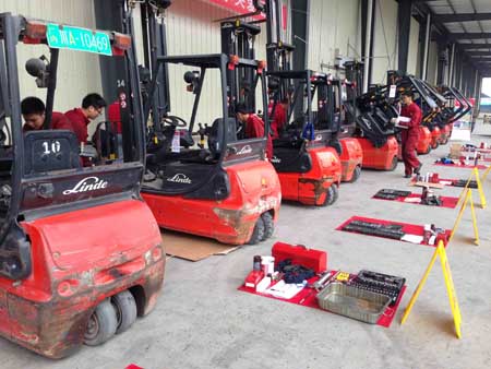 Summer Care for Customer – Linde FLT Assisted Hai Pa Wang (Chengdu)