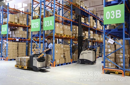 Crown Equipment Helps Septwolves Distribution Center Realize Efficiency Gains