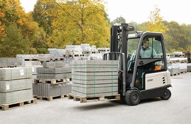 Crown extends range with versatile electric counterbalance forklifts