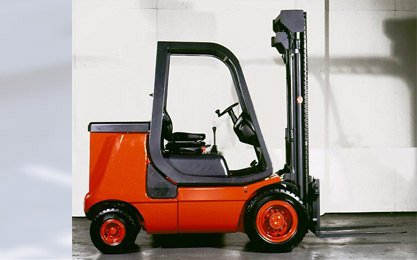 Linde E48 4.8T Four Wheel Electric Counter Balanced Truck E48