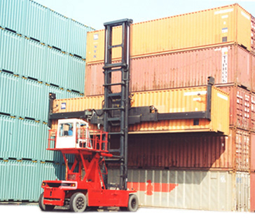 Dalian Five-layer Diesel Container Handler Counter Balanced Forklift-Empty FD160_ForkliftNet.com
