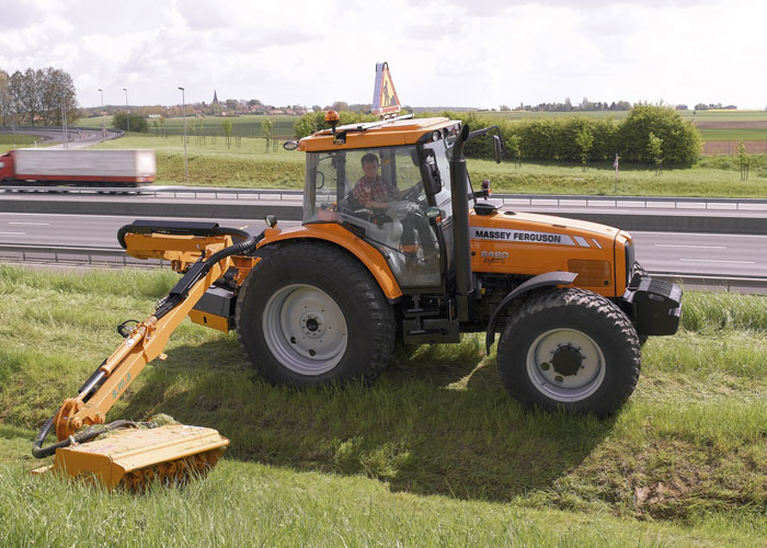 Massey Ferguson Diesel Tractor MF6400Municipai