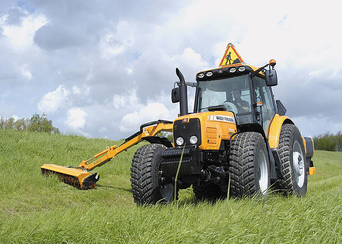 Massey Ferguson Diesel Tractor MF7400Municipai