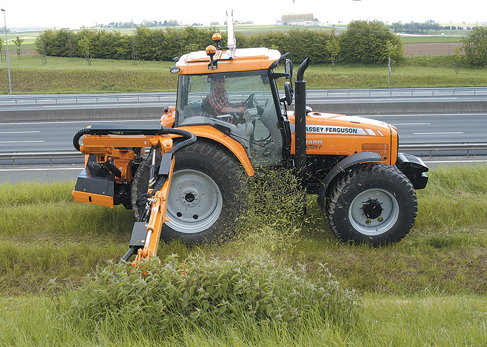 Massey Ferguson Diesel Tractor MF7400Municipai