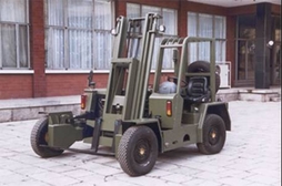 Qingzhuan Army Use Forklift