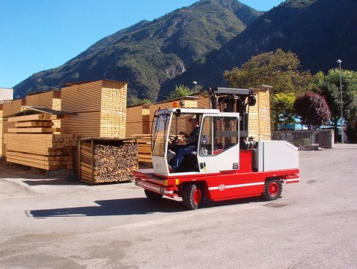 BP 4T Diesel Side Loading Forklift HT4C_ForkliftNet.com
