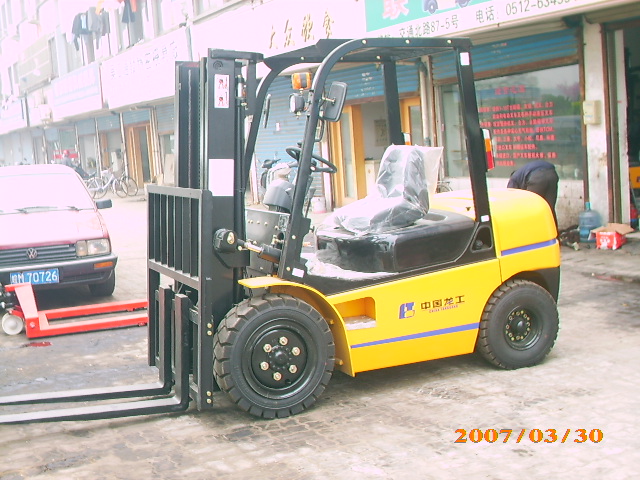 龙工叉车 FD35T