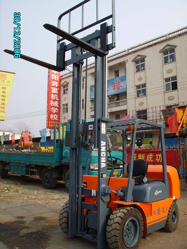 Fuyang Xinghua 3T Diesel Forklift CPC30(Multi Cylinder)