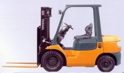 Toyota 02-7FDF20 Diesel Counter Balanced Truck 02-7FDF20