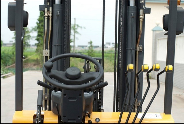 2.5T diesel forklift with ISUZU engine HH25Z-W1-D