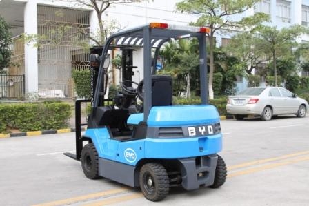 BYD Electric Counterbalance Forklift CPD2500_ForkliftNet.com