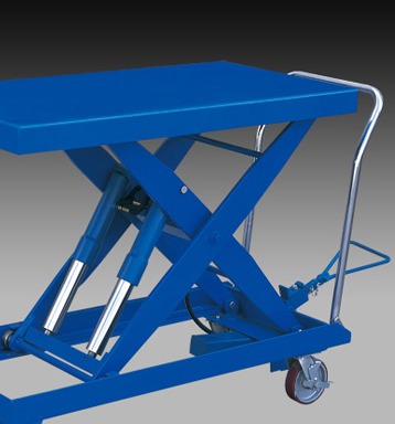 Three wheel electric forklift