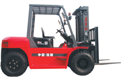 Yituo 6T Diesel Counter Balanced Forklift CPCD60/CPCD60B_ForkliftNet.com
