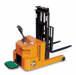 Soosung 1.3T Stand-on Reach Truck SWR